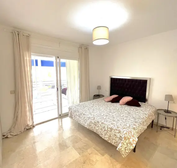 Long-term rent of middle floor apartment in Puerto Banús