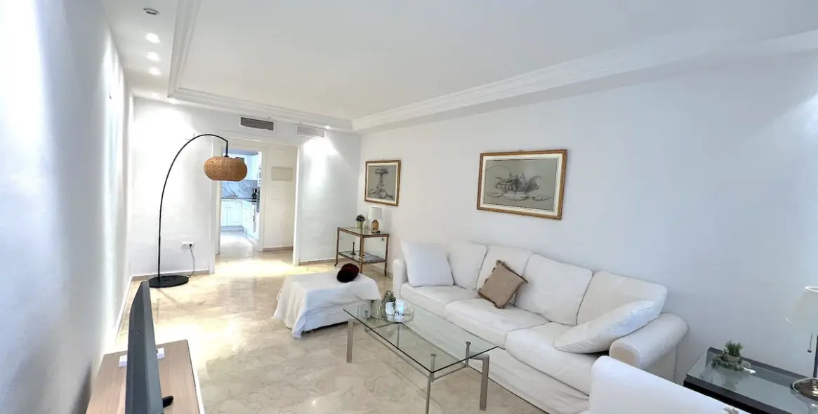 Long-term rent of middle floor apartment in Puerto Banús 13