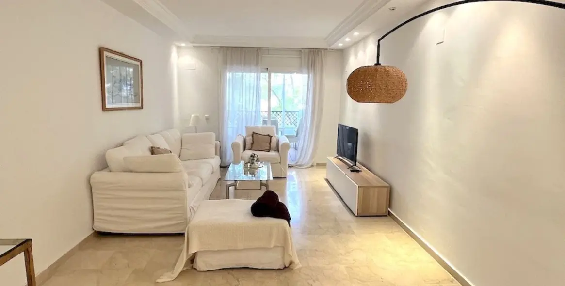 Long-term rent of middle floor apartment in Puerto Banús 15