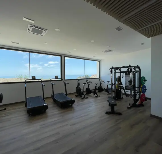 Продажа апартаментов на среднем этаже в Carvajal