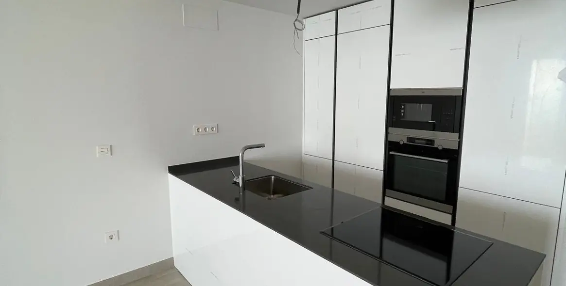 Продажа апартаментов на среднем этаже в Carvajal 10