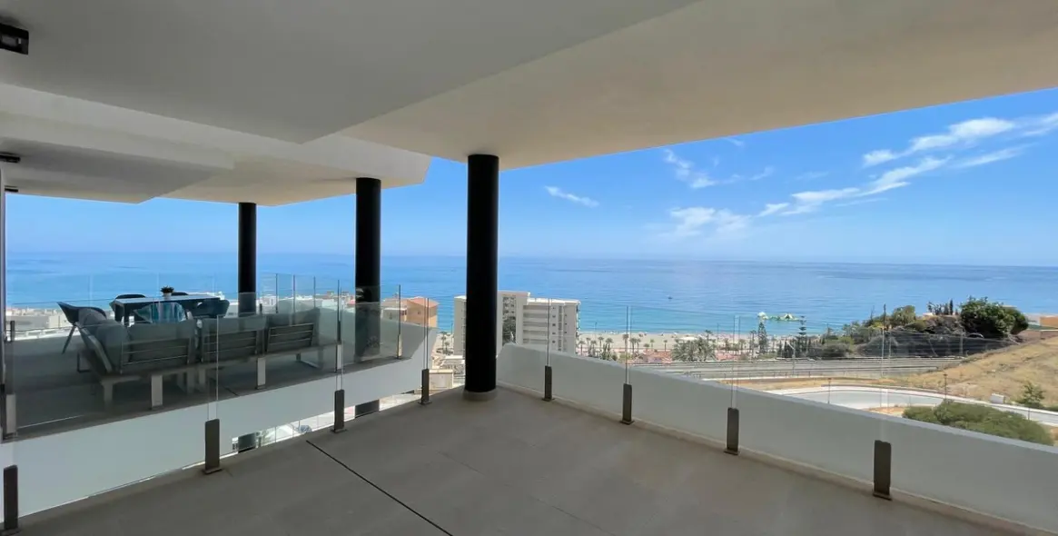 Продажа апартаментов на среднем этаже в Carvajal 11