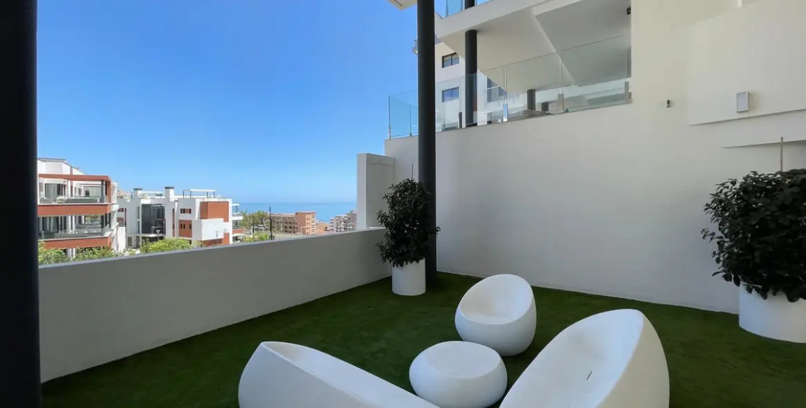 Продажа апартаментов на среднем этаже в Carvajal 25