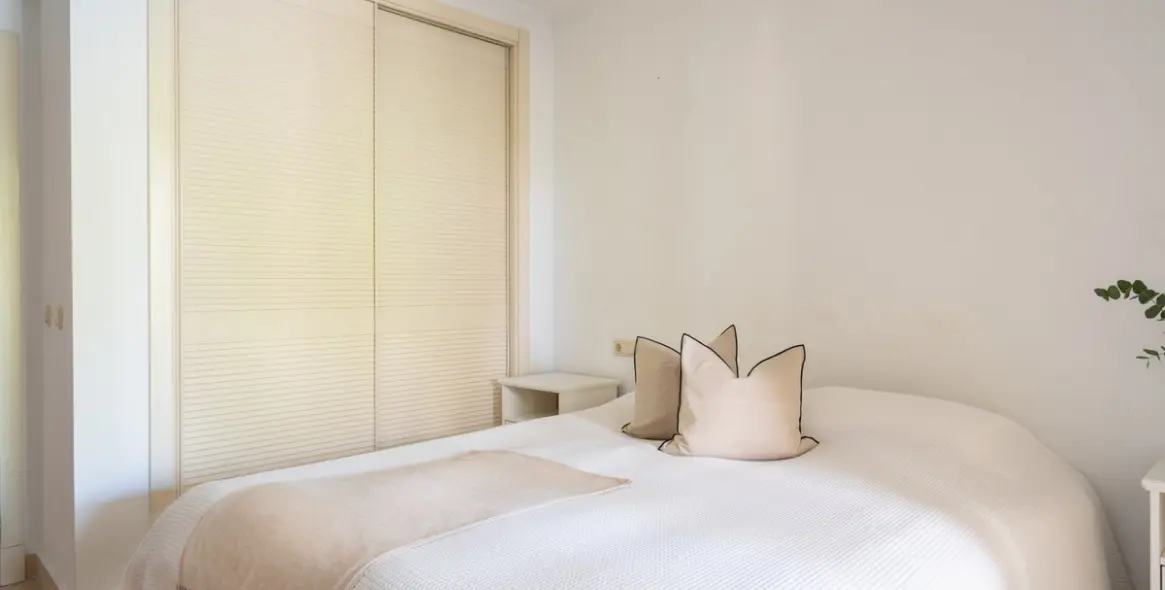 Sale of middle floor apartment in Nueva Andalucía 14