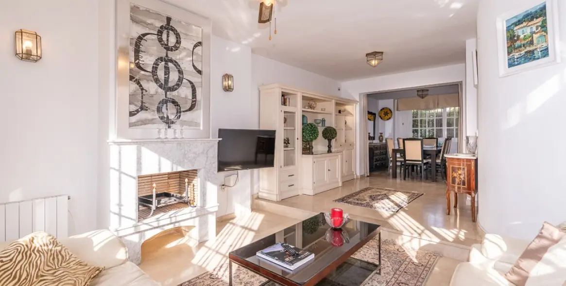 Продажа дома на две семьи в Costabella 4