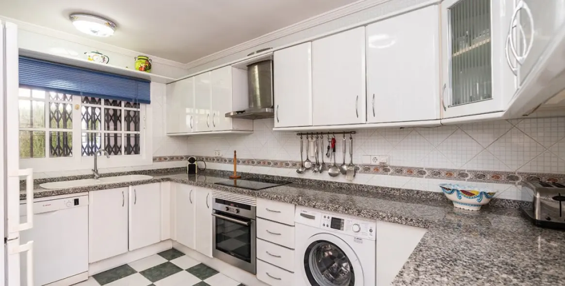 Продажа дома на две семьи в Costabella 5