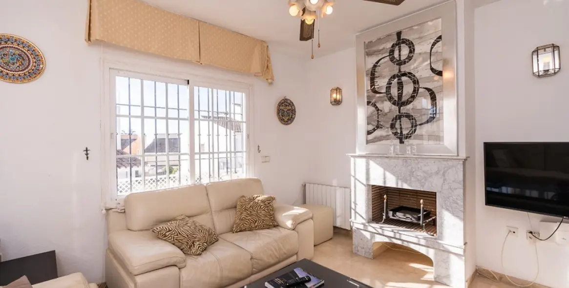 Продажа дома на две семьи в Costabella 9