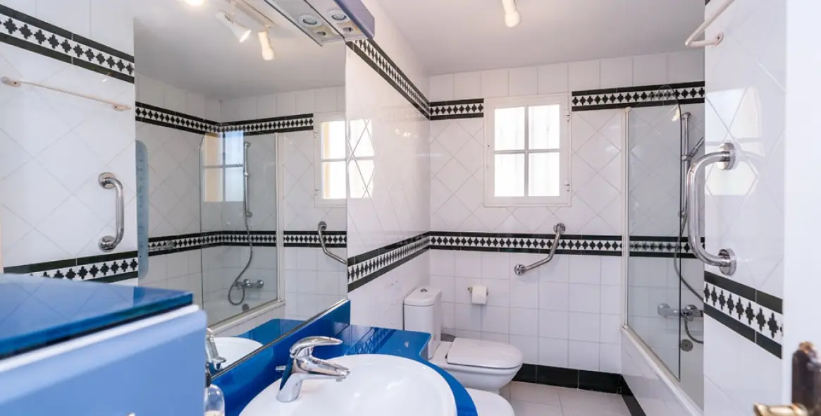 Продажа дома на две семьи в Costabella 15