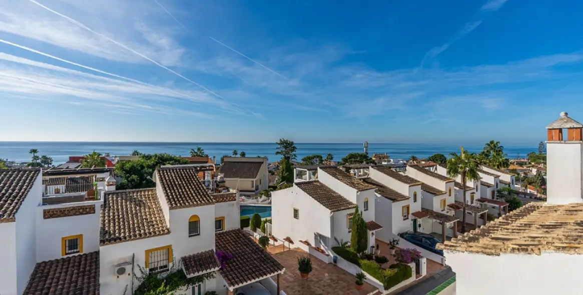 Продажа дома на две семьи в Costabella 20