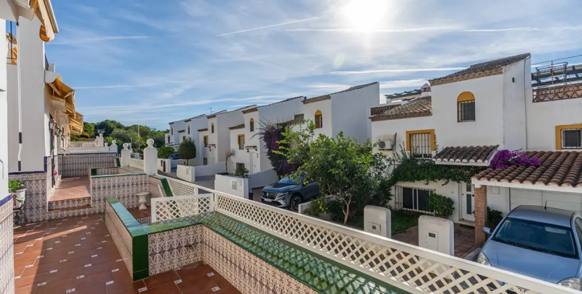 Sale of semi-detached house in Costabella 23