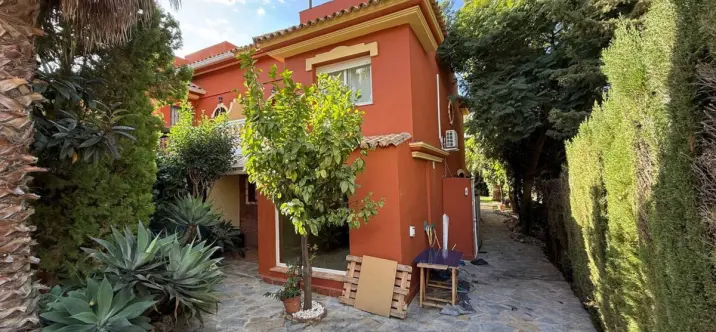 Продажа дома на две семьи в Atalaya 0