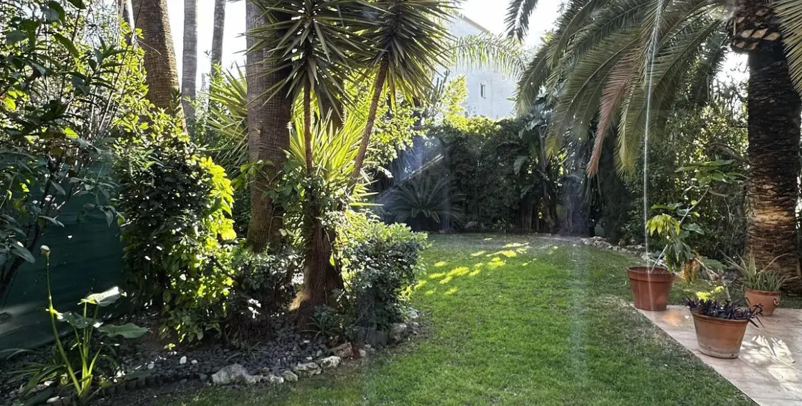 Продажа дома на две семьи в Atalaya 5