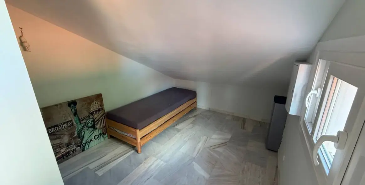 Продажа дома на две семьи в Atalaya 9