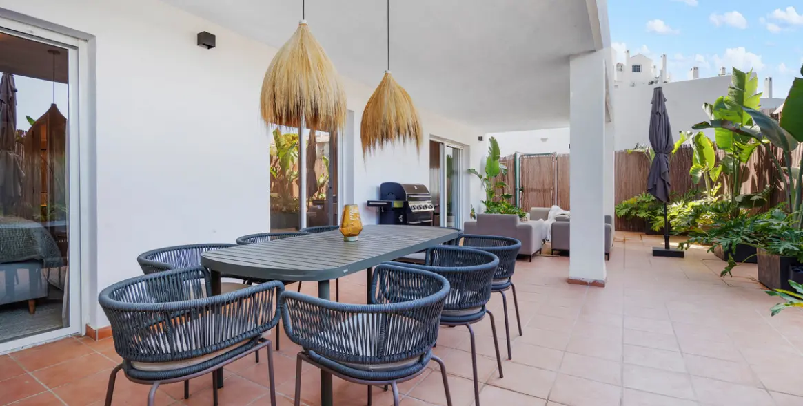 Sale of middle floor apartment in Nueva Andalucía 15