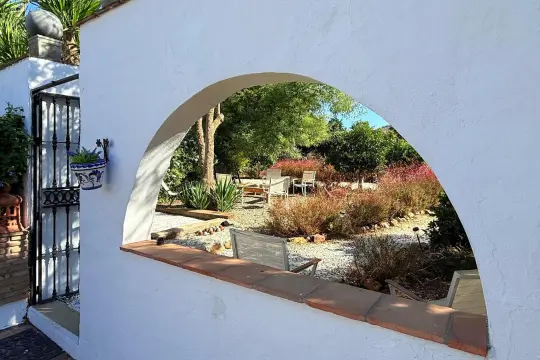 Image 6 thumb
