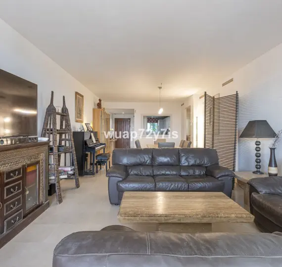 Продажа апартаментов на первом этаже в Nueva Andalucía