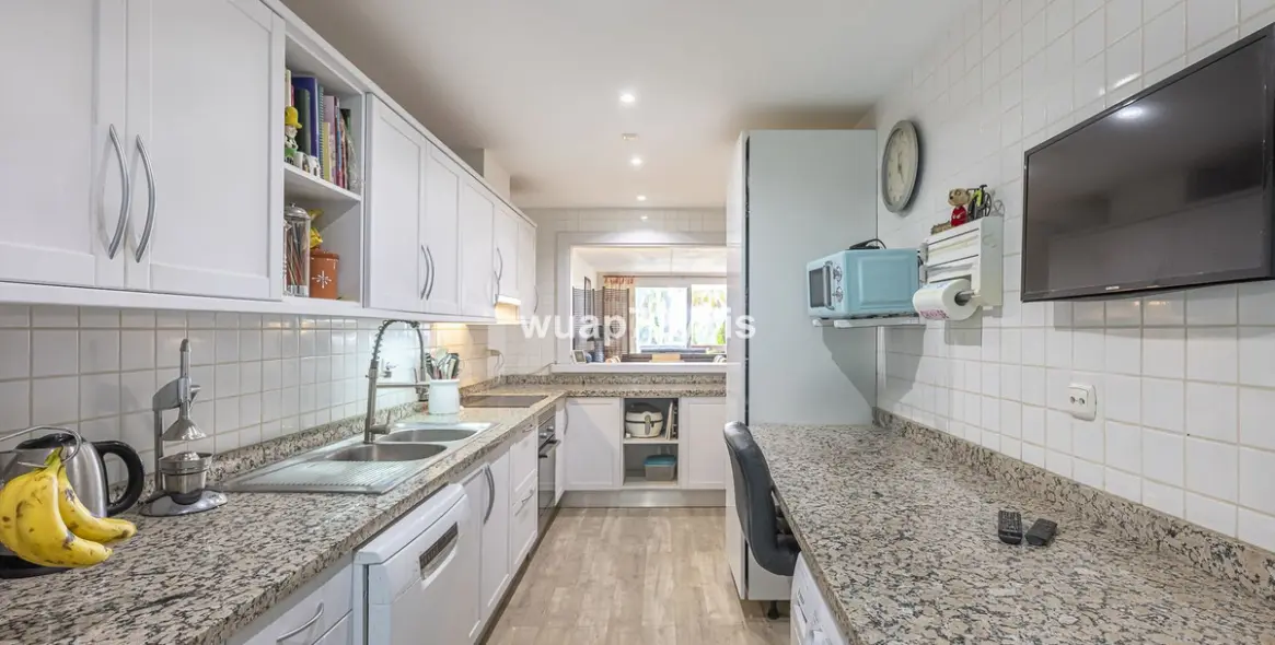 Продажа апартаментов на первом этаже в Nueva Andalucía 9