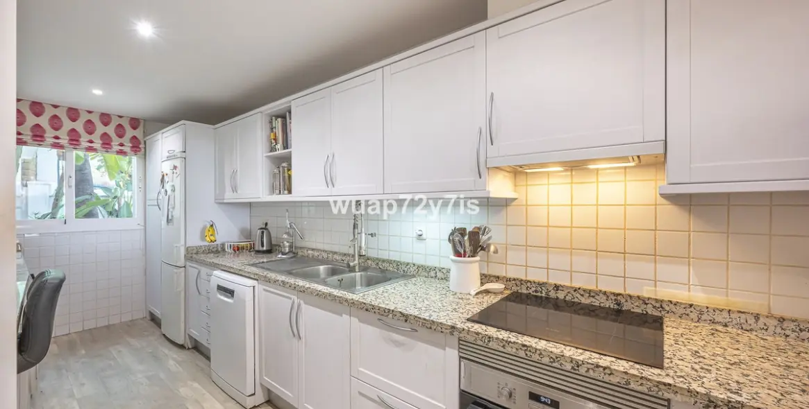 Продажа апартаментов на первом этаже в Nueva Andalucía 10