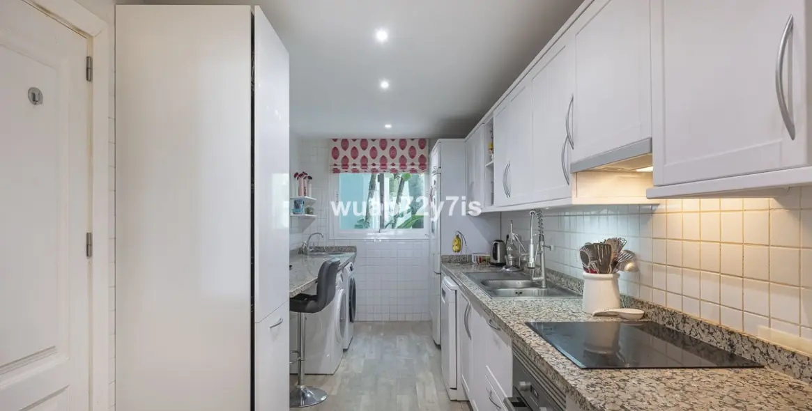 Продажа апартаментов на первом этаже в Nueva Andalucía 11