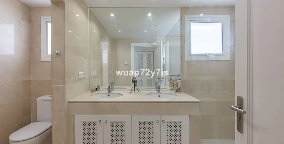 Продажа апартаментов на первом этаже в Nueva Andalucía 18