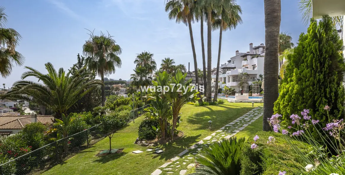 Продажа апартаментов на первом этаже в Nueva Andalucía 22