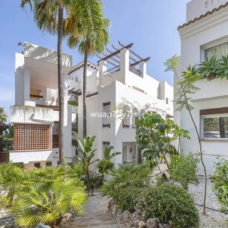 Venta de apartamento en planta baja en Nueva Andalucía