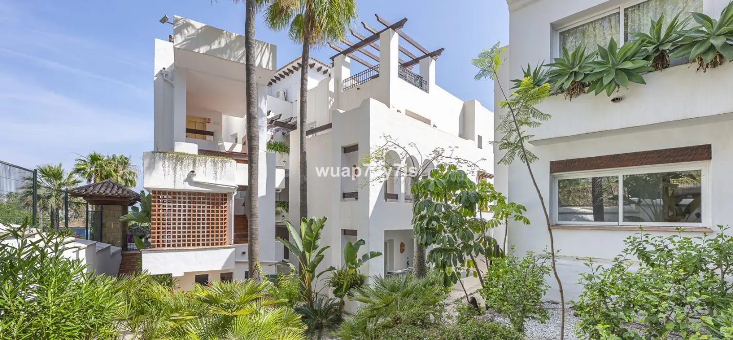 Venta de apartamento en planta baja en Nueva Andalucía 0