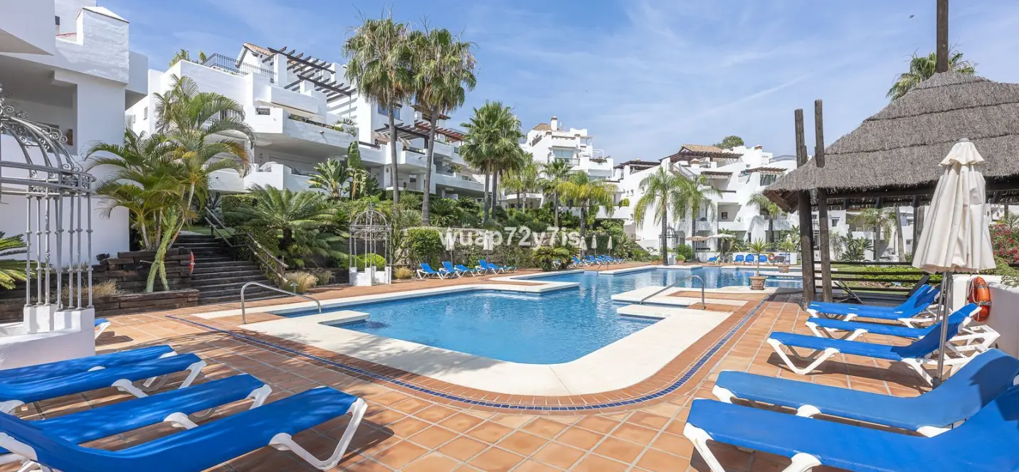 Venta de apartamento en planta baja en Nueva Andalucía 1