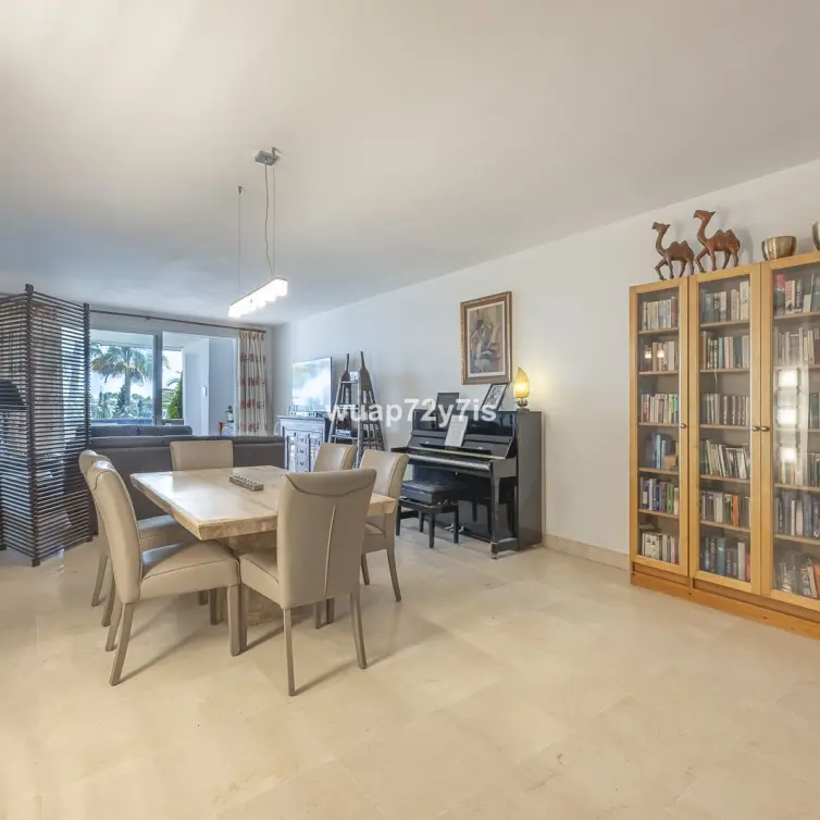 Venta de apartamento en planta baja en Nueva Andalucía