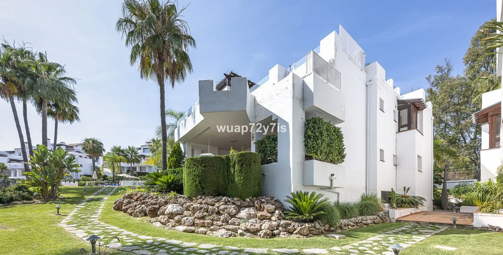 Продажа апартаментов на первом этаже в Nueva Andalucía 19