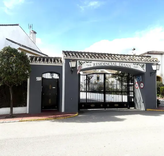 Продажа дома на две семьи в Cancelada