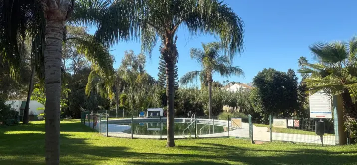 Продажа дома на две семьи в Cancelada 1