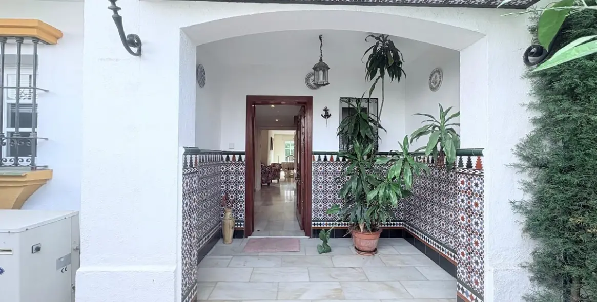 Продажа дома на две семьи в Cancelada 3