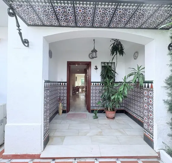 Продажа дома на две семьи в Cancelada