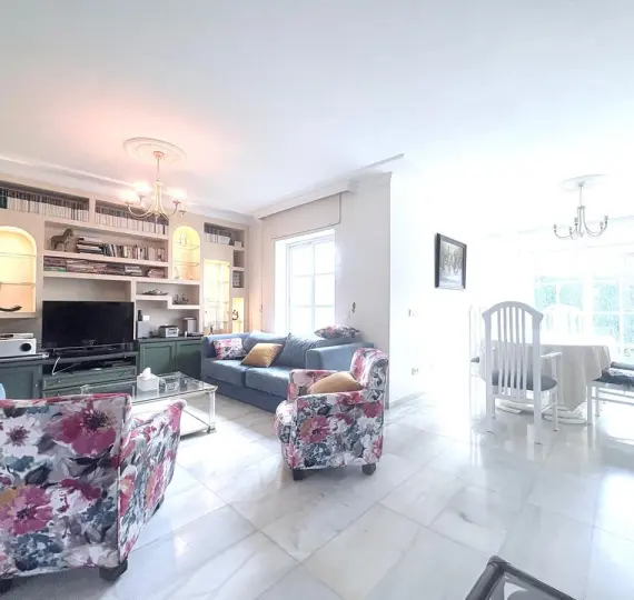 Продажа дома на две семьи в Cancelada