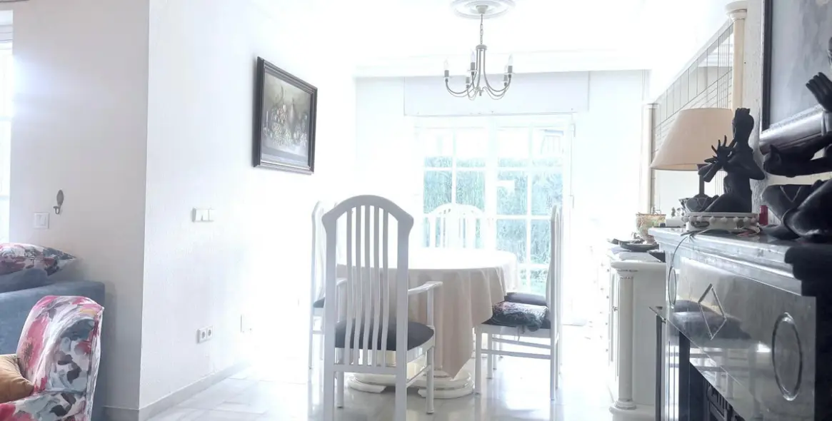 Продажа дома на две семьи в Cancelada 7