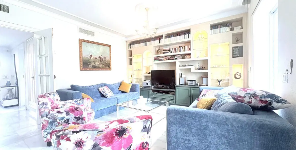 Продажа дома на две семьи в Cancelada 8