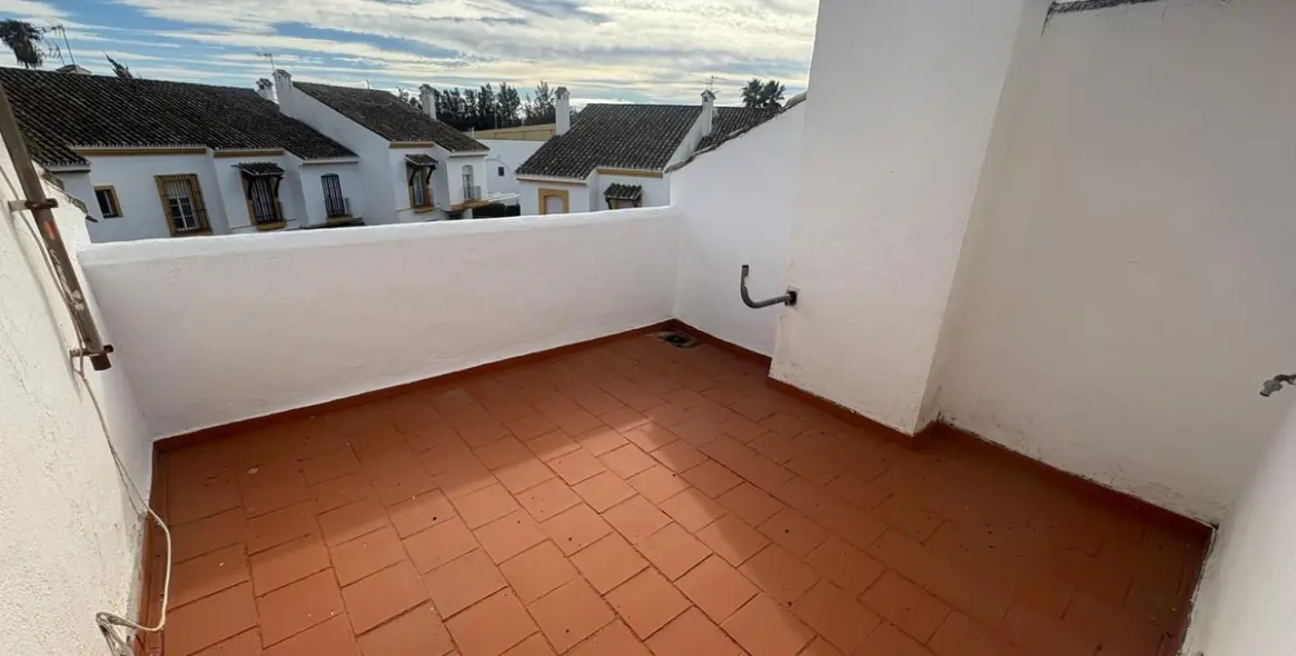 Продажа дома на две семьи в Cancelada 16