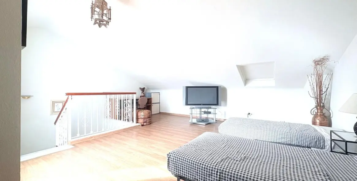 Продажа дома на две семьи в Cancelada 20