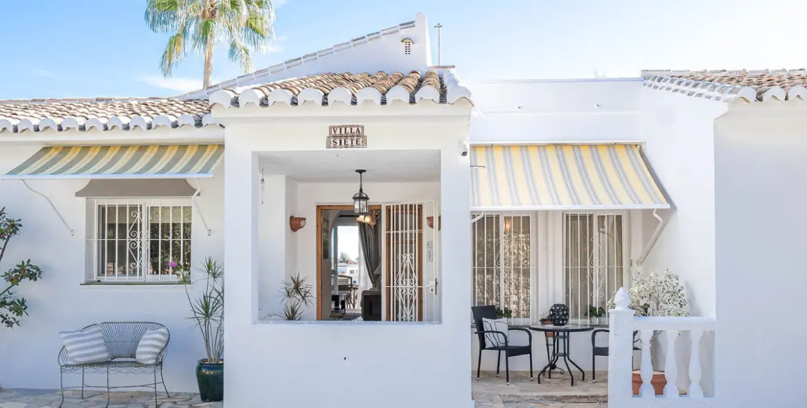 Продажа  отдельно стоящей виллы в Calahonda 3