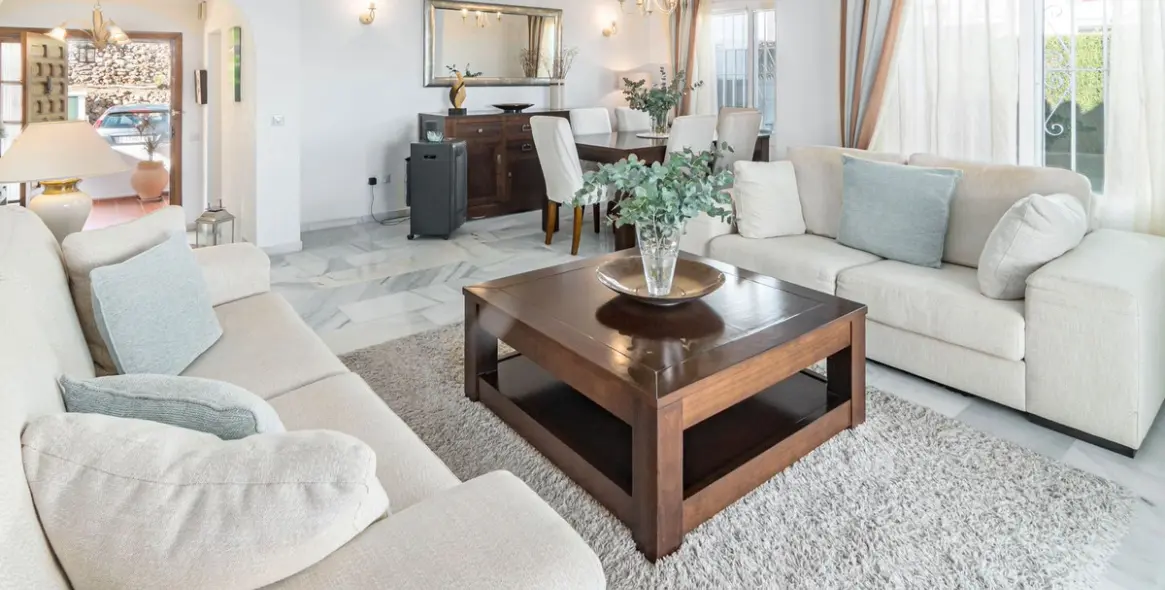 Продажа  отдельно стоящей виллы в Calahonda 6