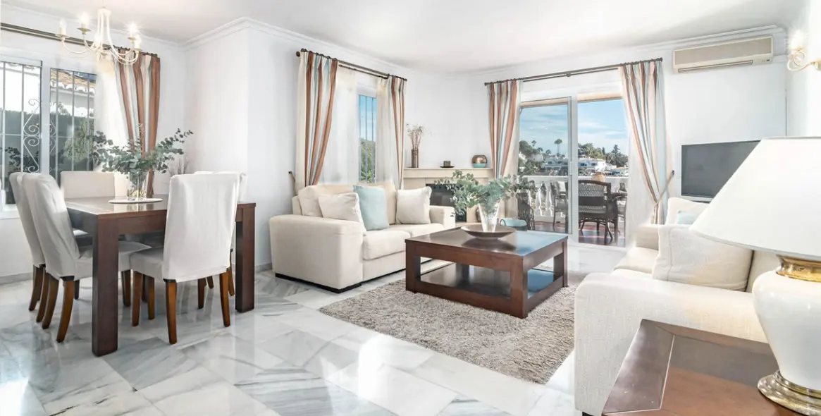 Продажа  отдельно стоящей виллы в Calahonda 9