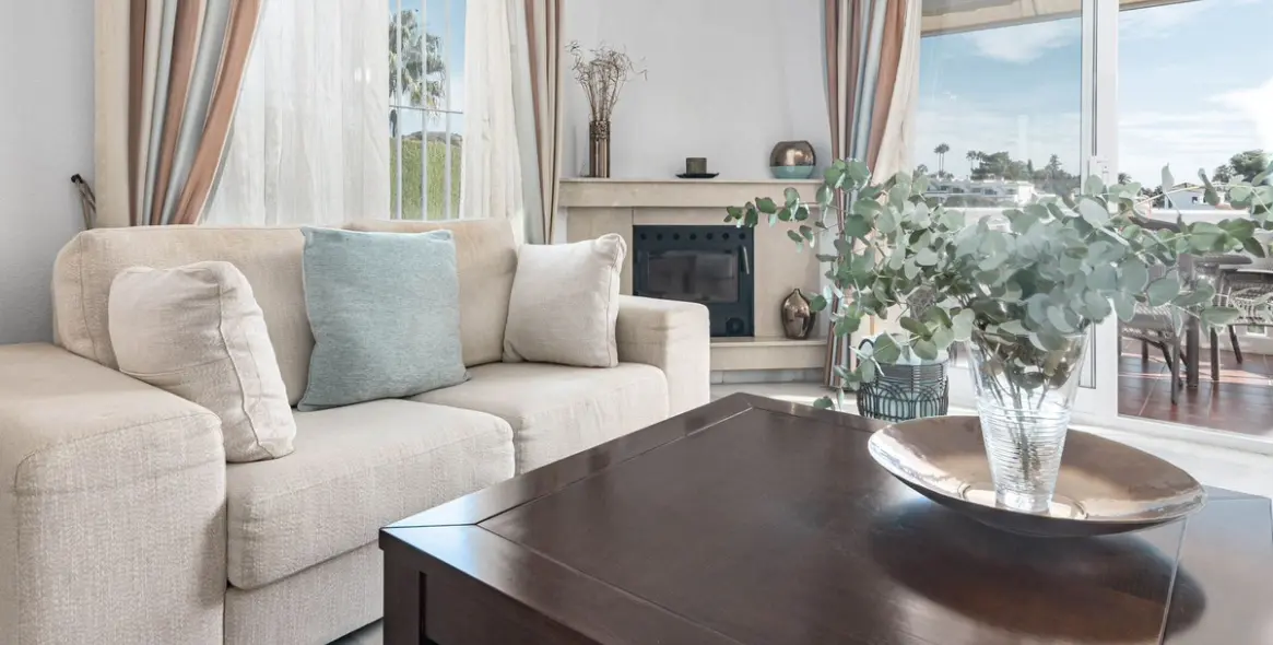 Продажа  отдельно стоящей виллы в Calahonda 10