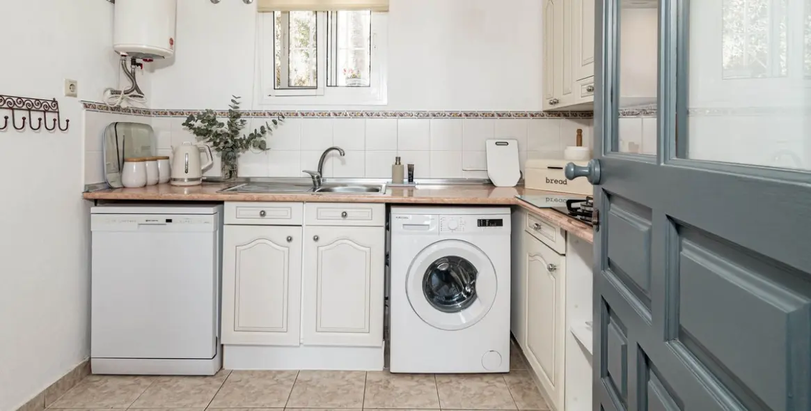 Продажа  отдельно стоящей виллы в Calahonda 15