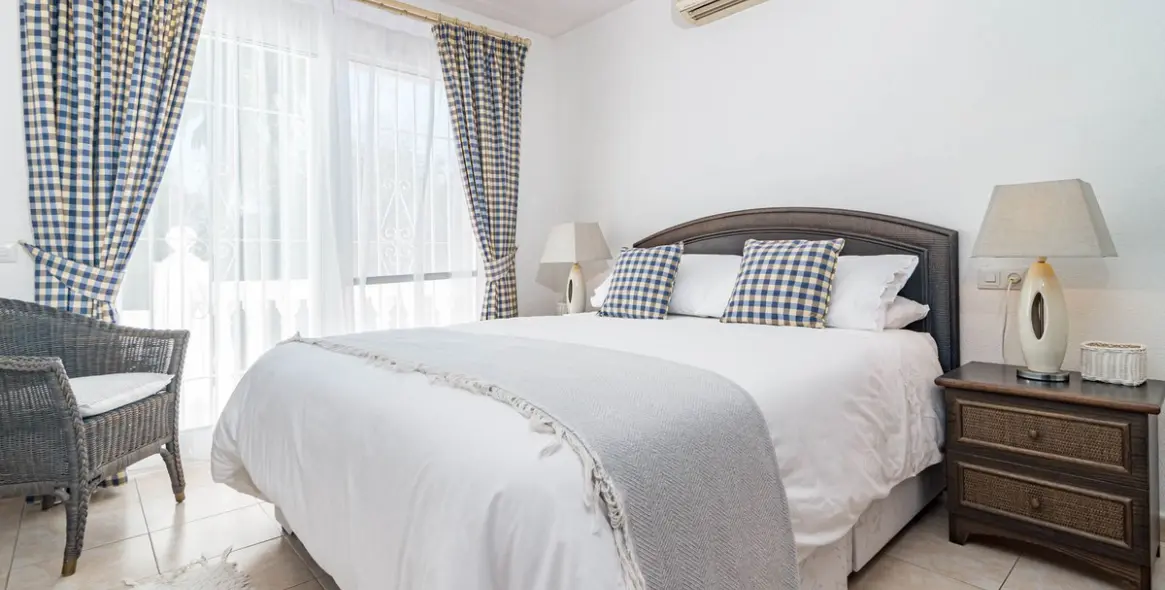 Продажа  отдельно стоящей виллы в Calahonda 17