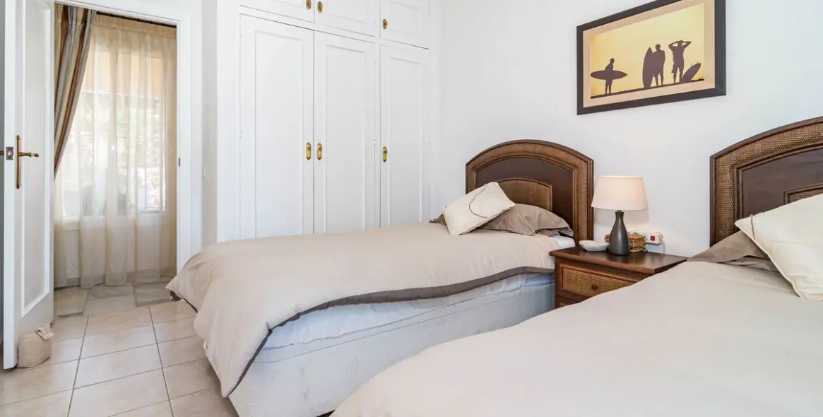 Sale of detached villa in Calahonda 21