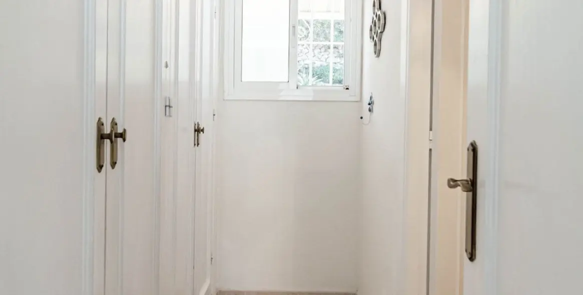 Sale of detached villa in Calahonda 31