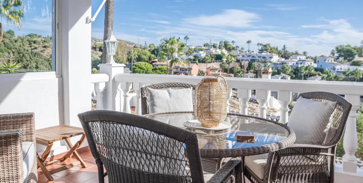 Sale of detached villa in Calahonda 37