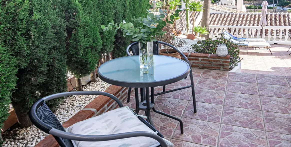 Sale of detached villa in Calahonda 41