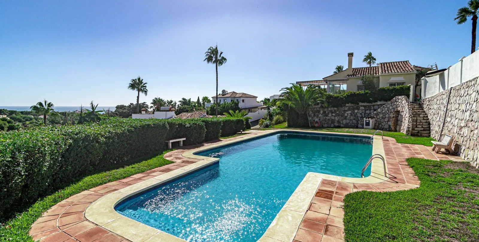 Venta de villa independiente en Calahonda 1